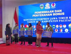 Atlet dan Pelatih Angkat Besi Pacitan Panen Bonus di Malam Resepsi Kemerdekaan