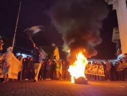 Gelombang Protes di Pacitan: Mahasiswa dan Warga Kepung Gedung DPRD