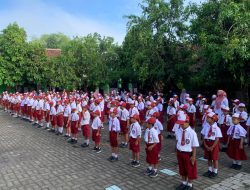 Pembiasaan Pagi SDN Ngadirejo 02 Wonoasri, Tanamkan Nilai Nasionalisme dan Religius 