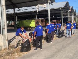 Gerakan Langit Biru, Demokrat Ponorogo Bersihkan Sampah Plastik